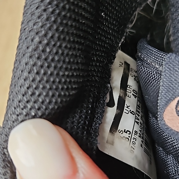 Nike Classic Cortez 72 Leather Sneakers - Picture 8 of 9